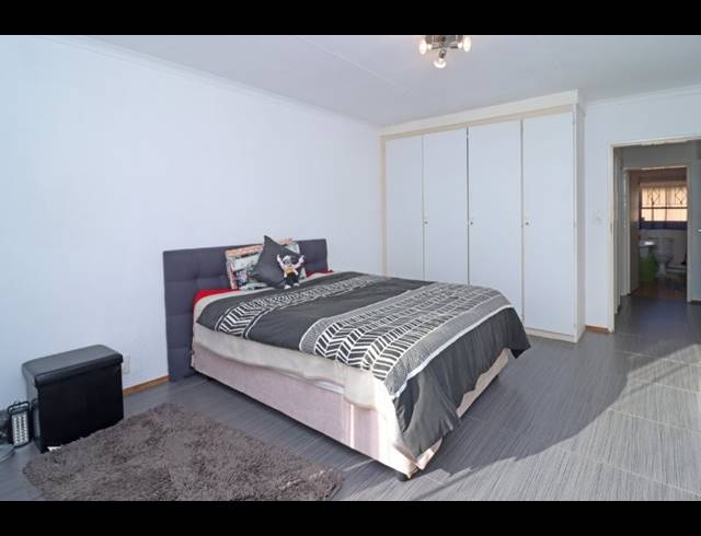 2 BEDROOM APARTMENT FOR SALE IN ROBINDALE